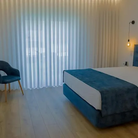 Moradia Sossegada Com Piscina